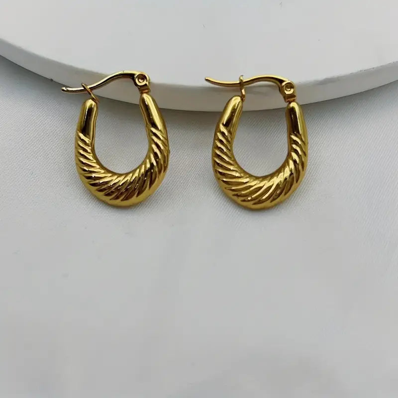 Textured Oval Hoops.