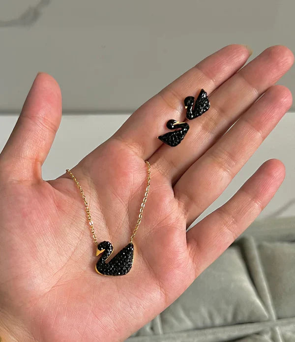 Premium Black Swan Necklace And Earrings.