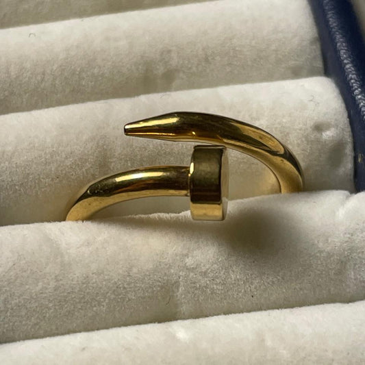 Gold Nailcuff Ring