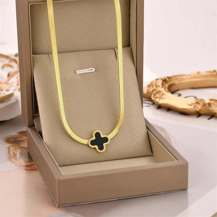 Clover Snake Chain Necklace.