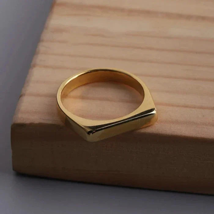 Elegant Gold Plated Ring.